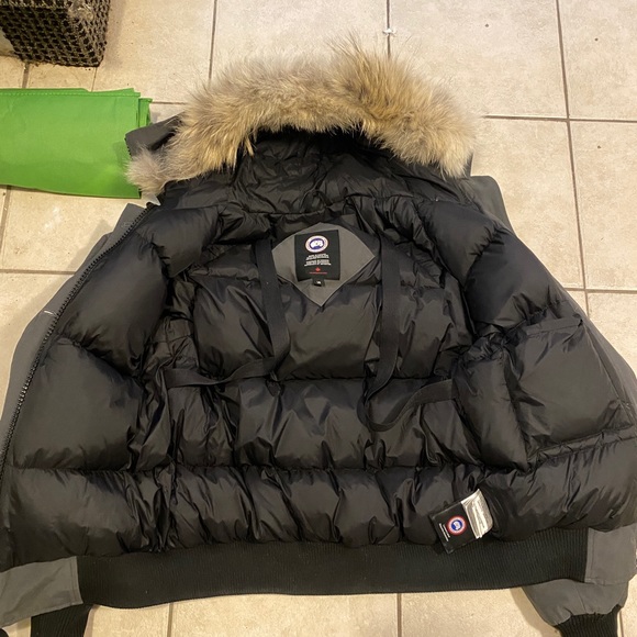 Women’s Canada Goose Chiliwack Bomber - Picture 6 of 7